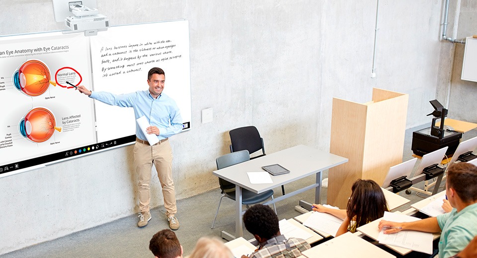 Máy chiếu EPSON EB-982W dễ dàng lắp đặt